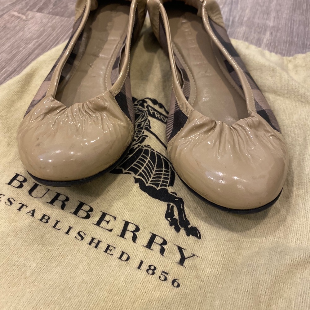 Burberry ballet flats